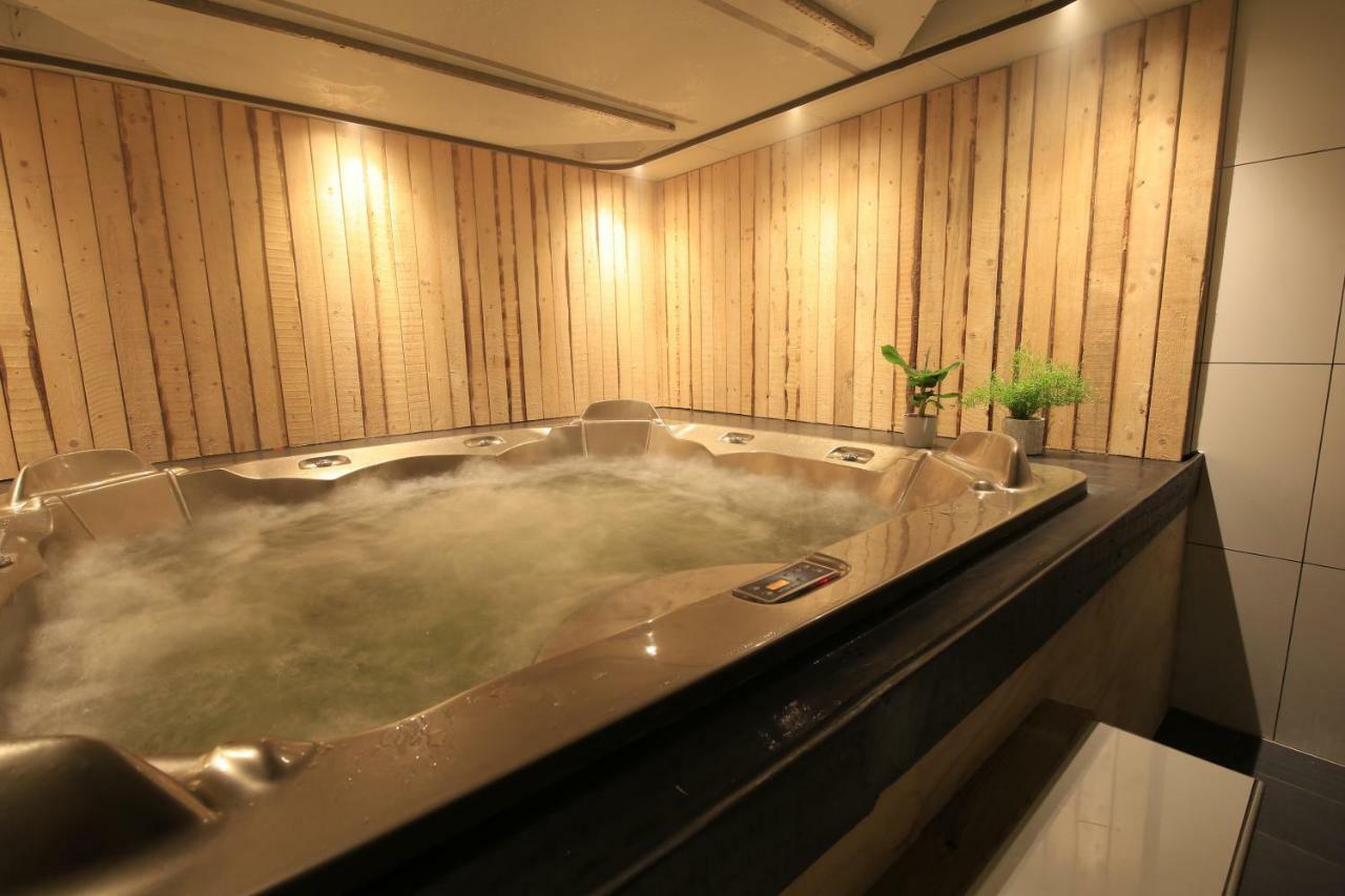 Luxus Familienvilla Mit Jacuzzi & Sauna Tzummarum Exterior photo